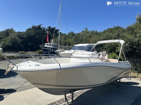 Jeanneau Cap Camarat 7.5 CC