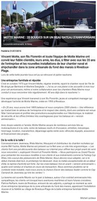 20 bougies sur un beau bateau d'anniversaire 2