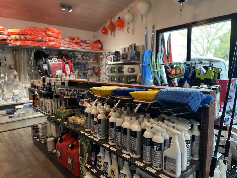 image ⚓ Du nouveau chez Motte Marine Île de Ré : notre magasin d’accastillage s’agrandit !